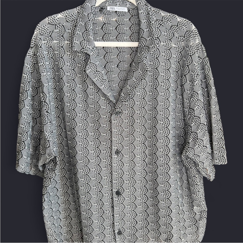 Zara Men’s black and white button up shirt size XL